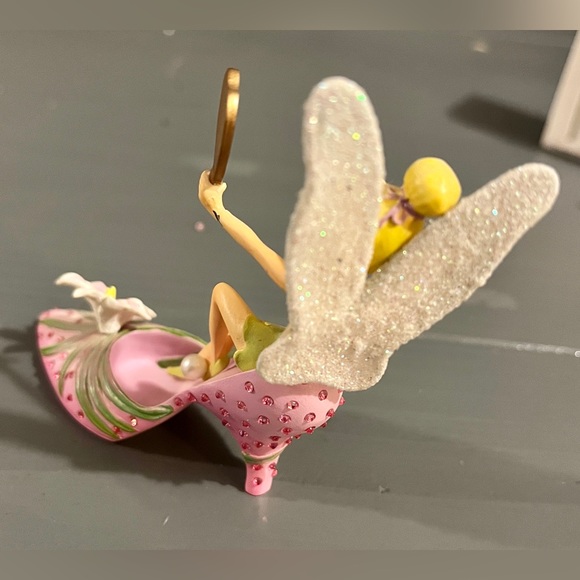 Tink’s Garden of Style Shoe Collection, Ooh-La Lily - Picture 3 of 8